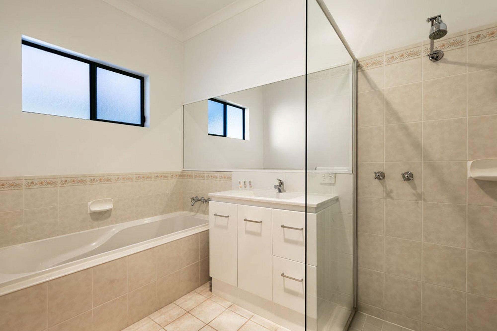 Quest Trinity House Aparthotel Хоубарт Екстериор снимка